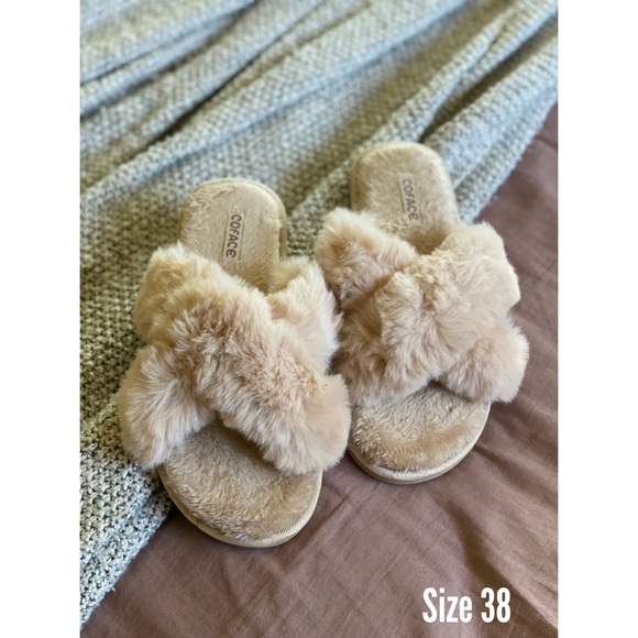 🪩3 for $15🪩 COFACE | Fuzzy Slippers - Picture 4 of 9